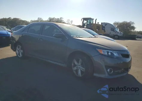 2012 Toyota Camry Base z USA, uszkodzony, nr VIN 4T1BF1FK0CU071472